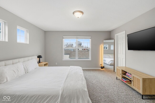 Building Photo - 366 Steeples Blvd