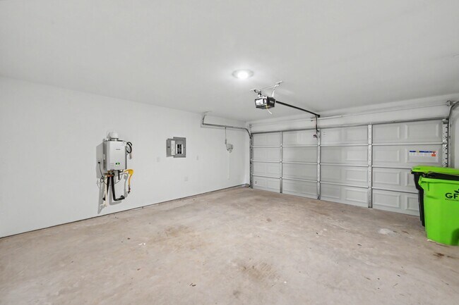 Building Photo - 40839 Hawthorne Glades St