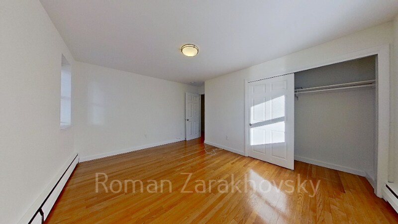 Building Photo - 14 Marion St