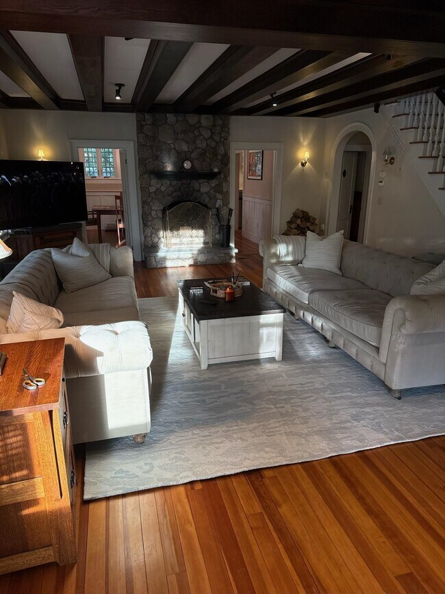 Building Photo - 15 Lake Ave