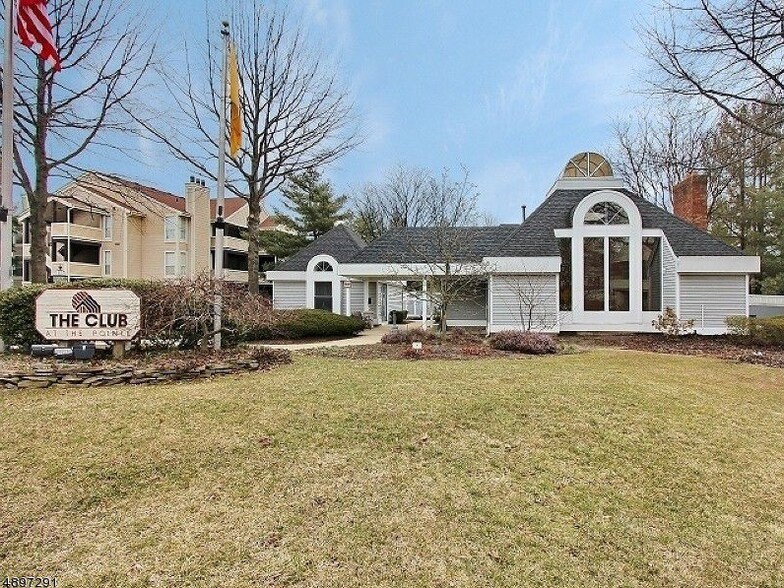 Building Photo - 452 Tournament Dr