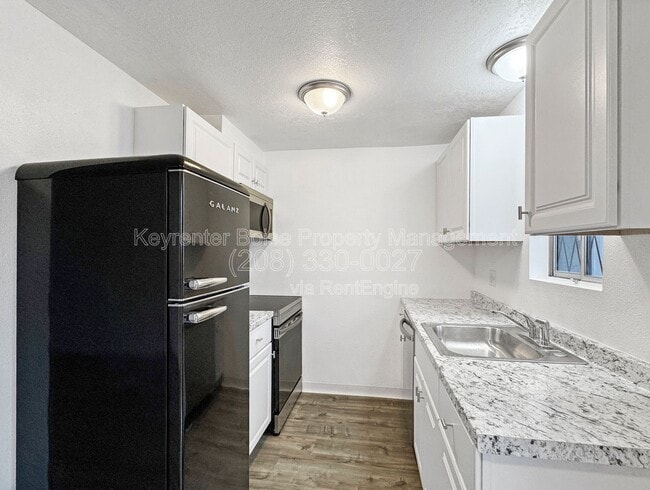 Building Photo - 4811 W Targee St