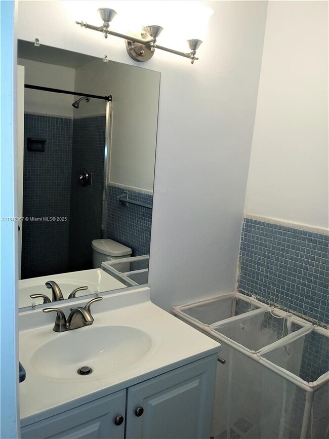 Building Photo - 2 bedroom in North Miami Beach FL 33165