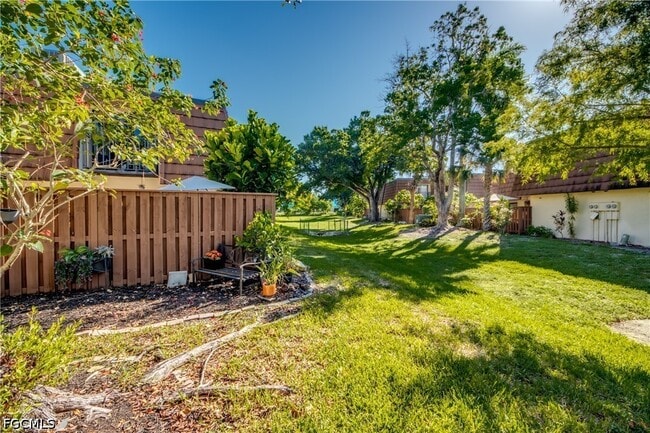 Building Photo - 5213 Cedarbend Dr
