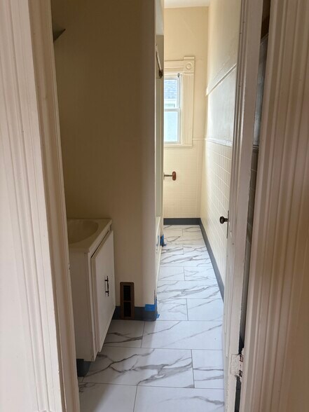 Bathroom - 826 Park St