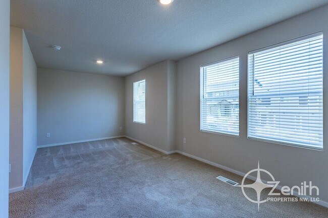 Building Photo - 215 N Layla Pl