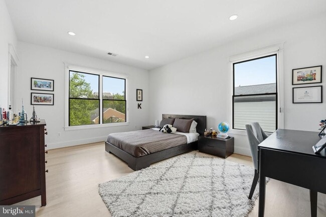 Building Photo - 2504 12th St N