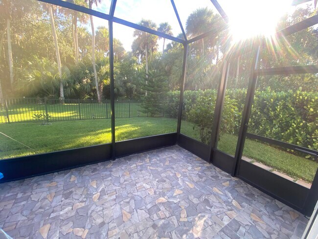 Building Photo - 9433 Ligorio Wy