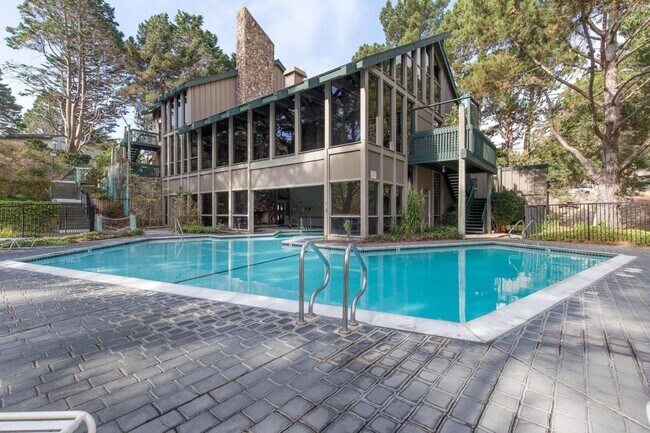 Building Photo - 373 Half Moon Ln