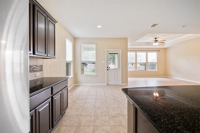 Building Photo - 2955 Angelina Dr