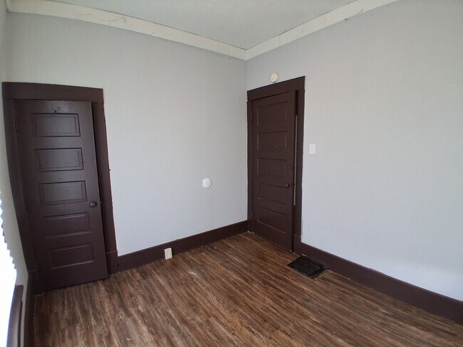 Building Photo - 1218 Chandler St