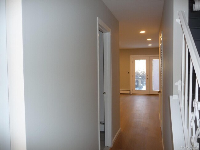 Building Photo - 91 Sarah Ln