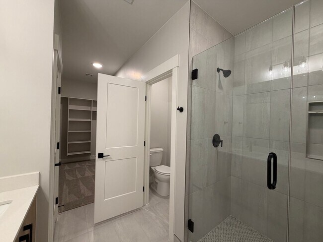 Building Photo - 608 Hemsworth Ln
