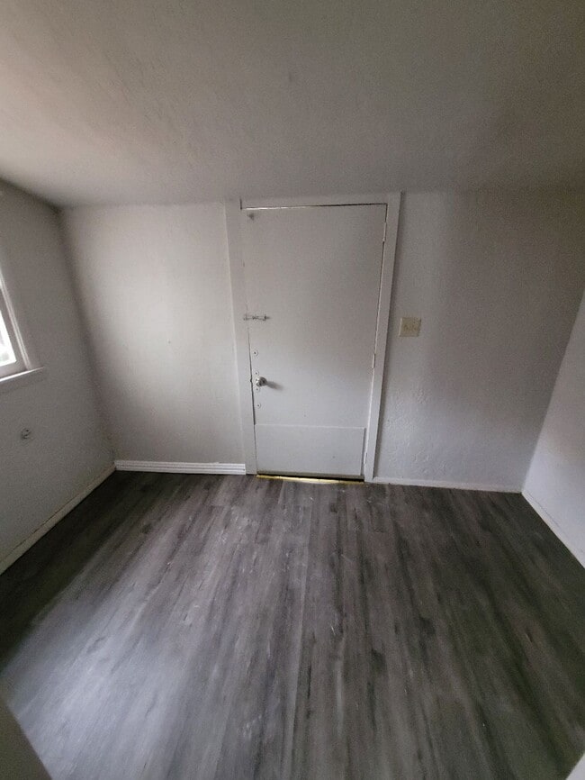 Building Photo - 408 N 1st St