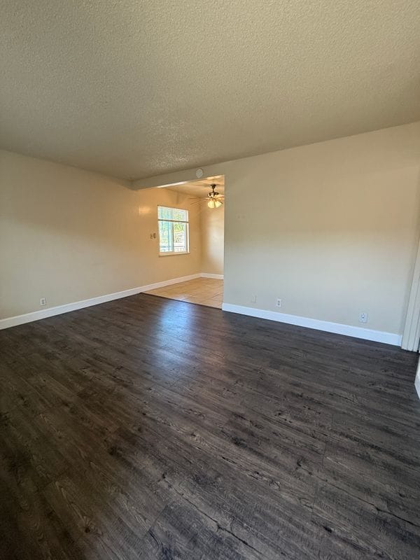Building Photo - 1099 Roewill Dr