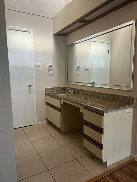 Building Photo - 1405 N 15th St