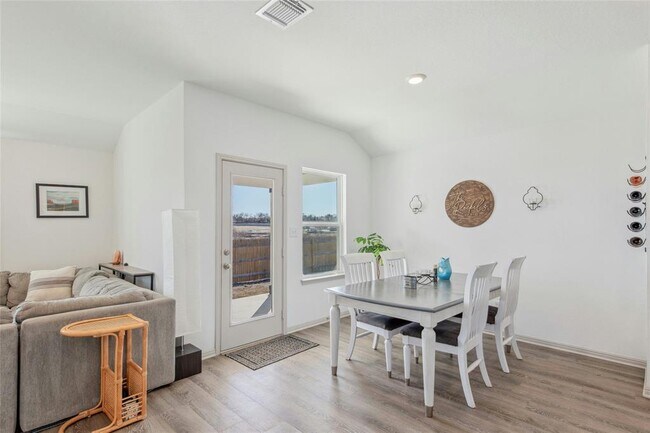 Building Photo - 241 Sweetwater Crk Ln