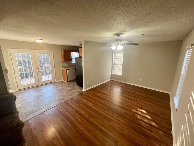 Building Photo - 3 Bedroom 2 Bath House Located in Central SC