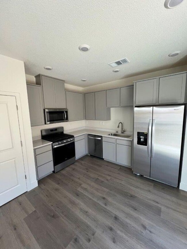 Building Photo - Brand New Three Bedroom Spanish Springs...