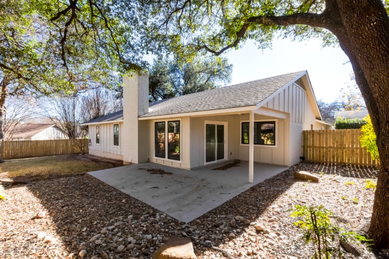 Building Photo - 4827 Gerona Dr