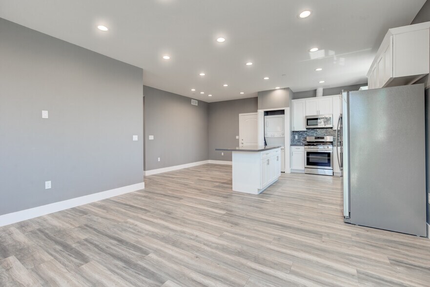 Building Photo - 3626 Cimarron St