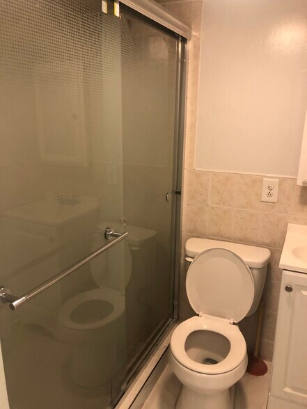 Building Photo - 6116 Washington St