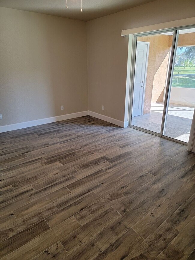 Building Photo - BRAND NEW 3/2 Townhome in Lakeside!!!!