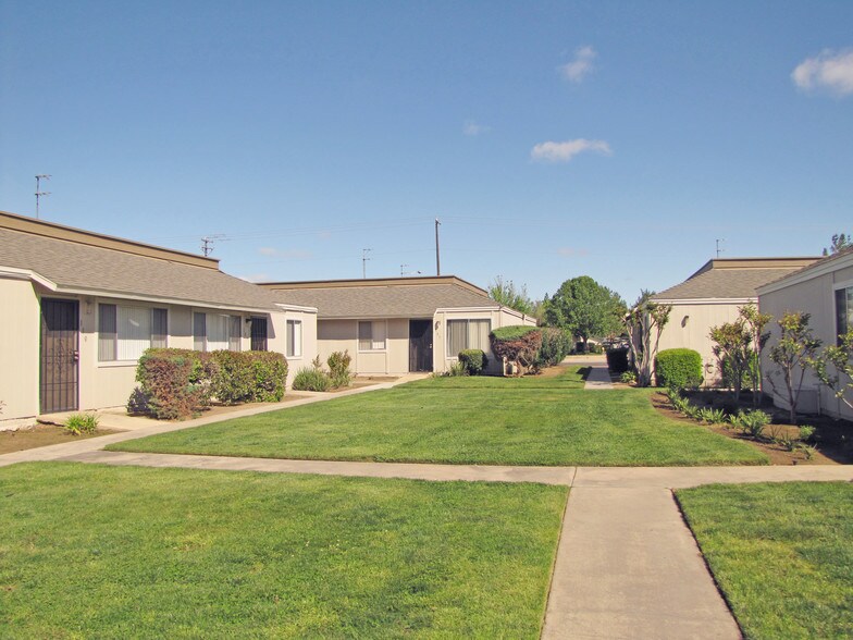 Ashbrier and Sandalwood 5040 E Ashlan Ave Fresno CA 93727 Apartment Finder