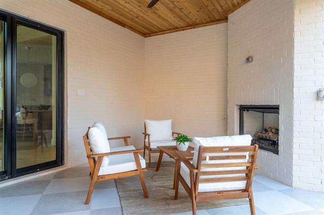 Building Photo - 3815 Dunhaven Rd