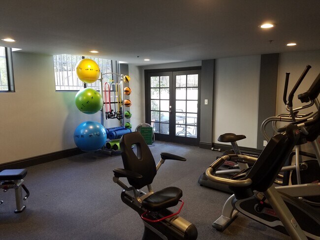 Building Photo - 11162 Camarillo St