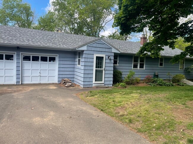 Building Photo - 85 Valley Rd