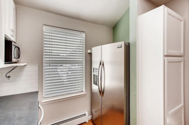 Building Photo - Beautiful 3 Bedroom Townhome in North Boulder