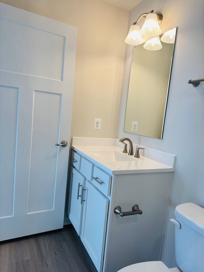 Building Photo - Brand New 4 Bed 3.5 Bath End Unit Townhome in Inwood