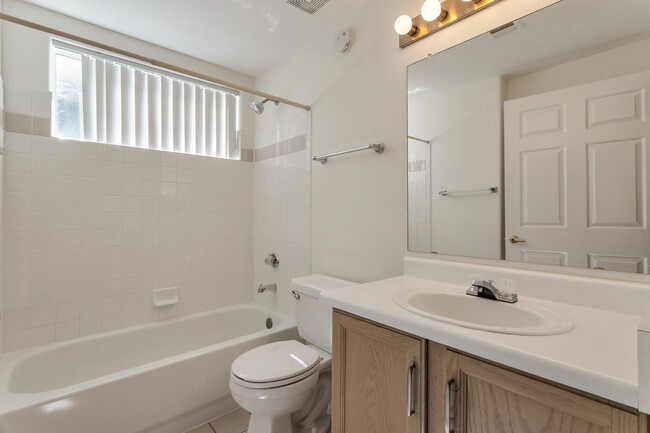 Building Photo - 2 Bedroom Paradise Valley Gem with Private...