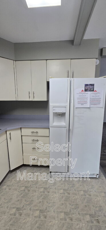 Building Photo - 5016 S Camden Dr