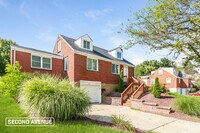 Building Photo - 701 Crestview Dr