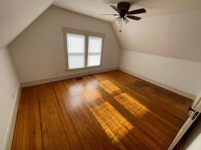 Building Photo - New Appliances + HUGE Fenced Backyard
