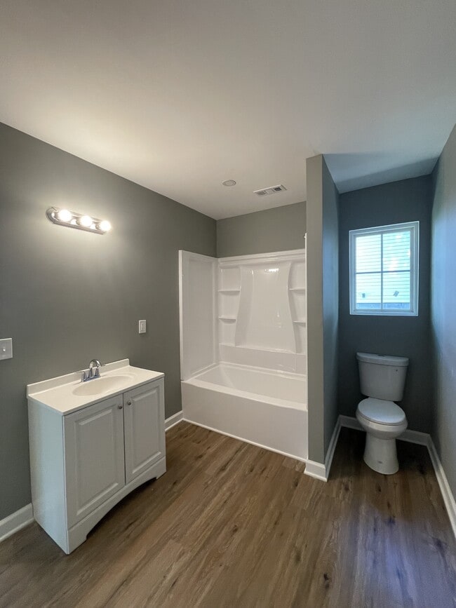 Building Photo - 2110 Allin St