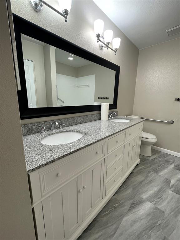 Building Photo - 7218 E Bank Dr