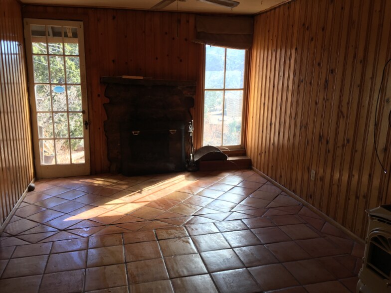 Building Photo - 15 Geneva Trail
