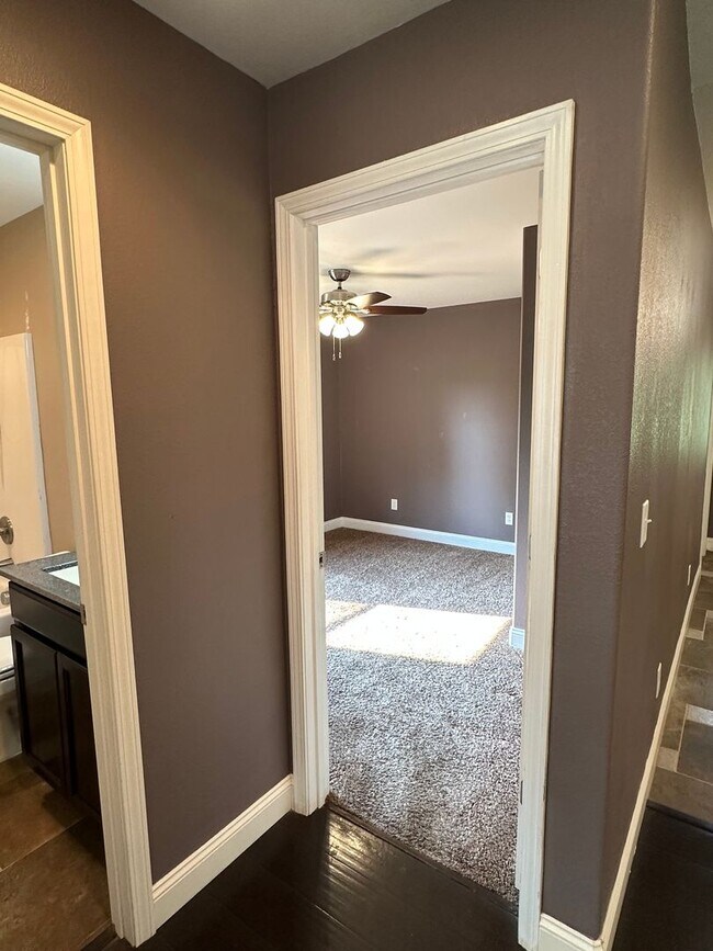 Building Photo - 4 Bed 2 Bath FOR RENT in Waynesville