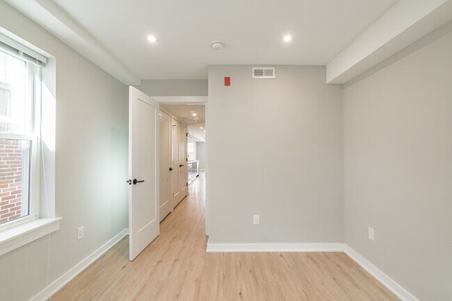 Building Photo - 1725 N 25th St