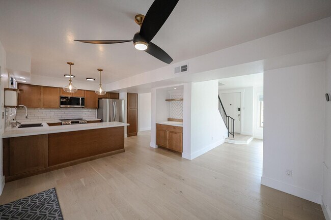 Building Photo - 8372 E Solano Dr