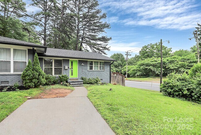 Building Photo - 3100 Erskine Dr