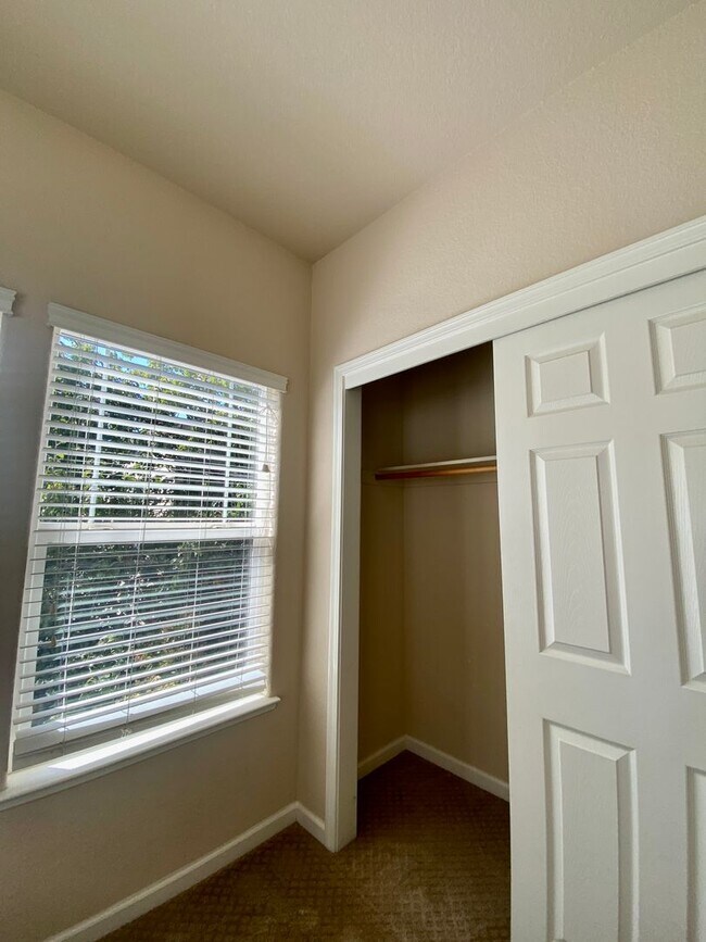 Building Photo - 329 Messina Terrace