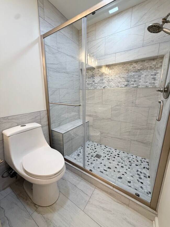 Building Photo - 130 Valley Club Cir