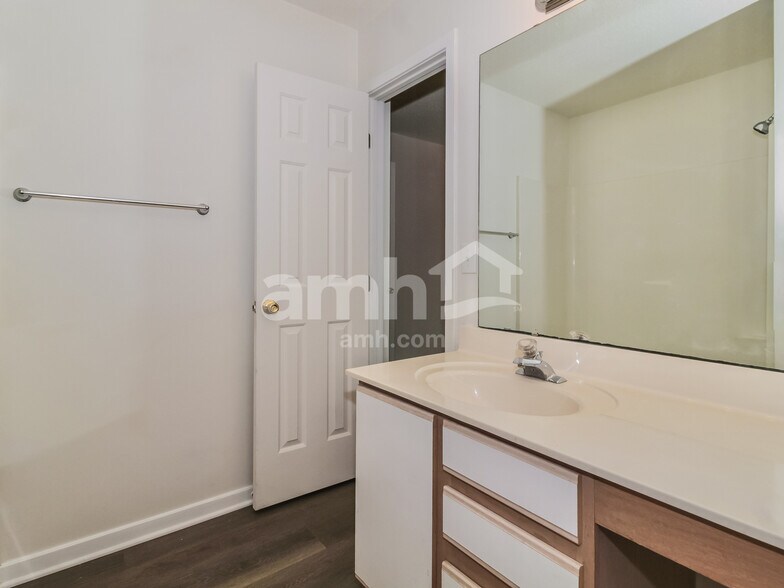 Building Photo - 7529 Foxwerth Dr