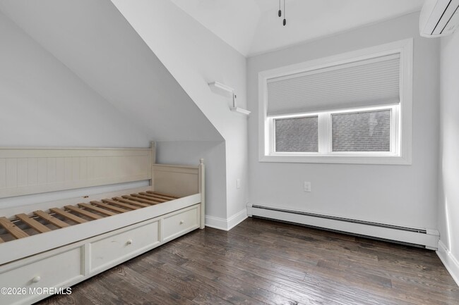 Building Photo - 505 Long Branch Ave