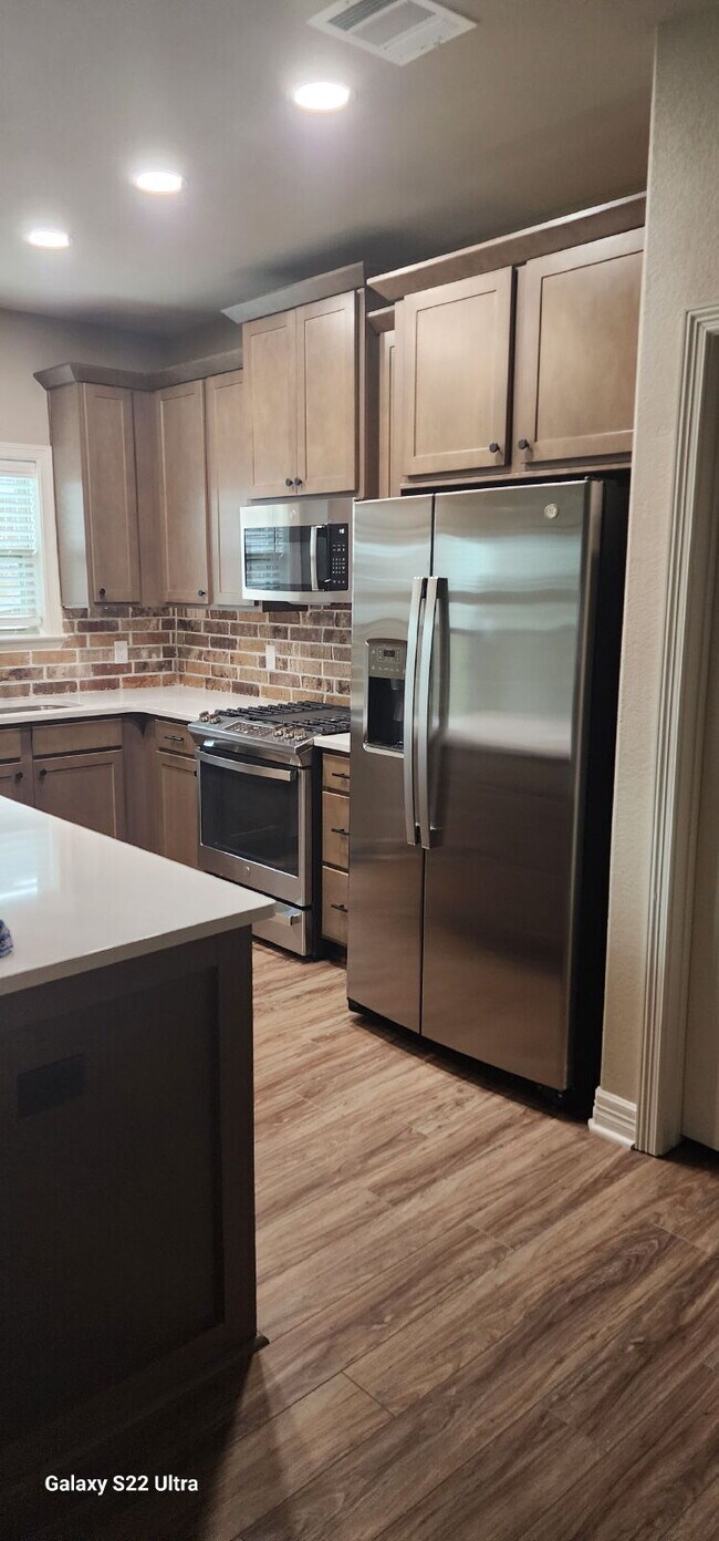 Building Photo - 2812 Bombay Ct