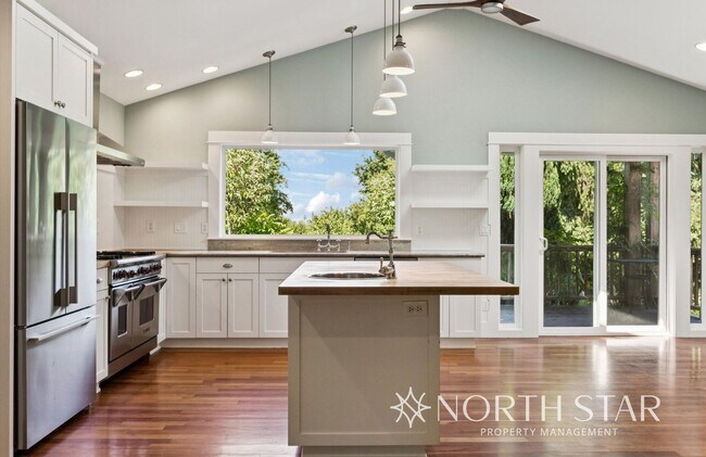 Building Photo - A Private Paradise Near Downtown